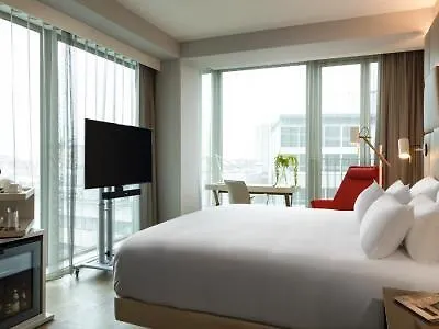 Отель Nh Collection Centre 5*