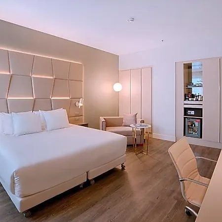 Nh Collection Centre Hotel 5*