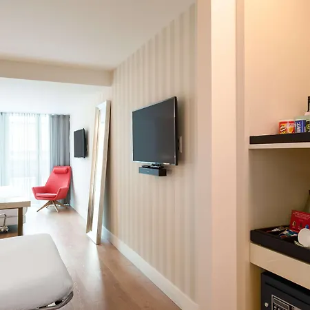 Hotel Nh Collection Centre 5*