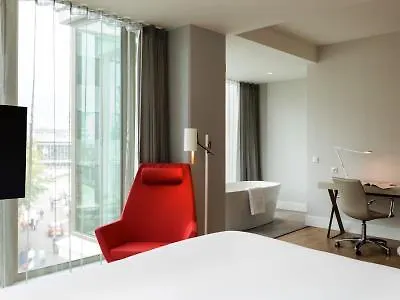 Отель Nh Collection Centre 5*